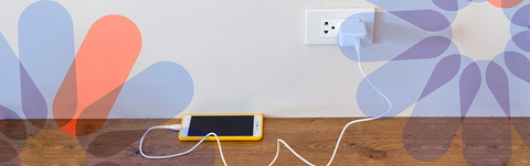 ¿Gasta electricidad un cargador enchufado?